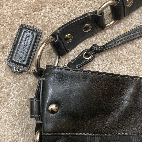 Coach - Large Black Shoulder Bag - Picture 2 of 10